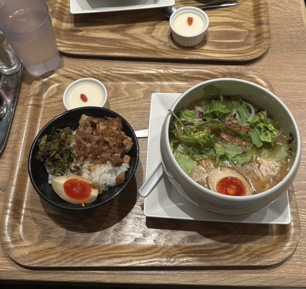 鶏白湯ラーメン【林愛翔】のメイン画像